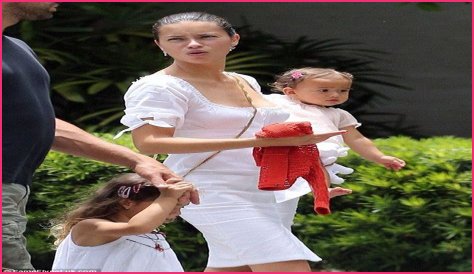 Is Adriana Lima An Only Child?